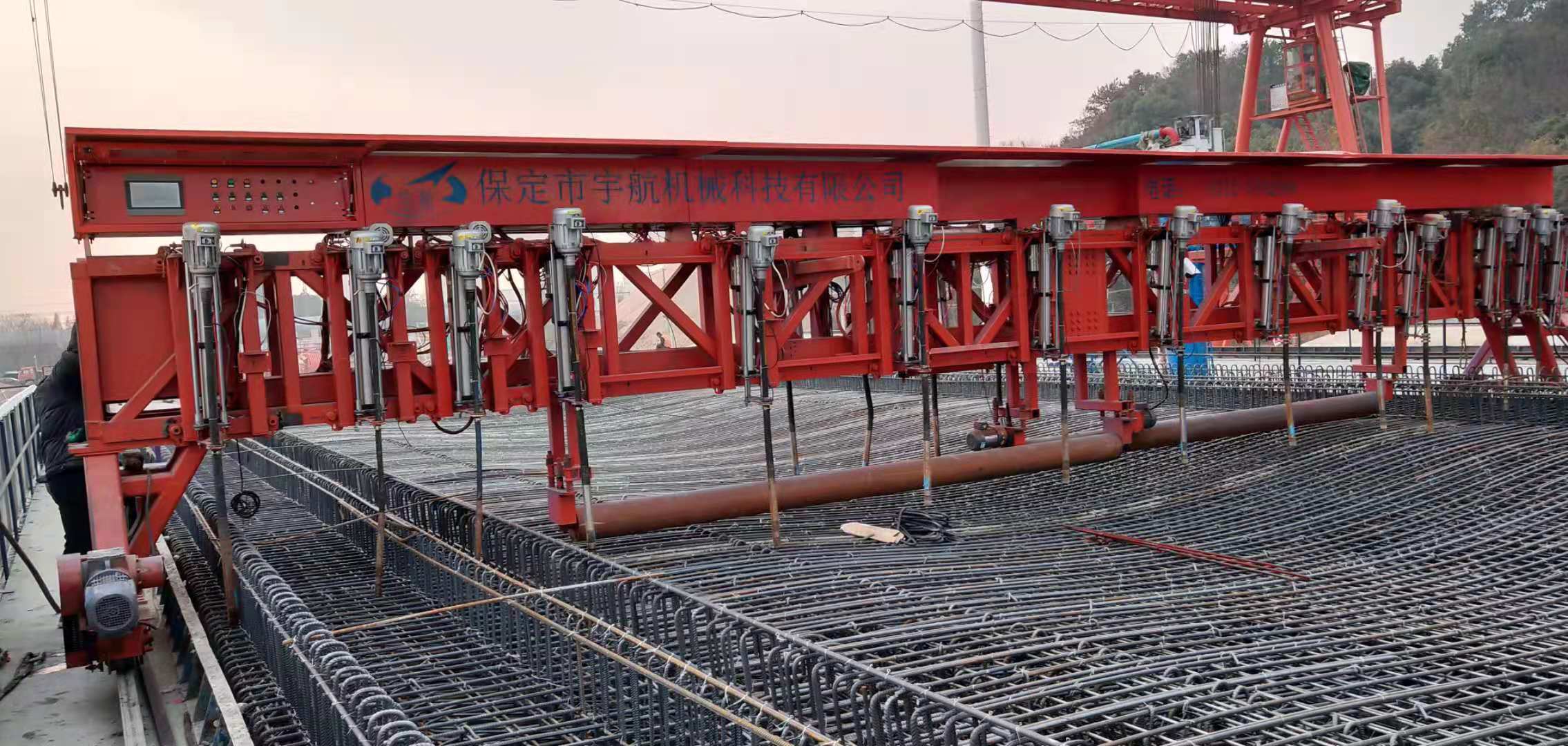 自動(dòng)振搗臺(tái)車 自動(dòng)振搗臺(tái)車